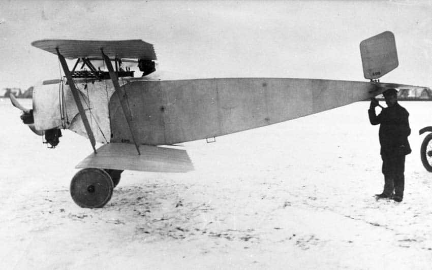 Второй опытный истребитель  Фоккер M.17K (M.17E/2, W. Nr. 490), отличавшийся от самолета М.17Е/1 «обрезанным» сверху фюзеляжем. Верхние консоли не были соединены центропланом
